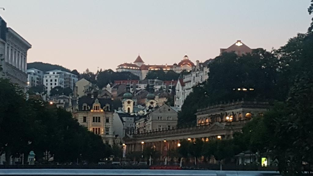 App Karlsbad Rum bild